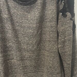 Used Elegant Gray Sweater with Lace Detail